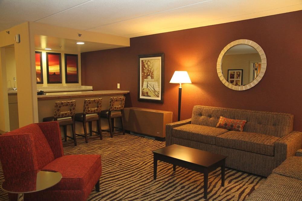 Holiday Inn - Manitowoc Bagian luar foto