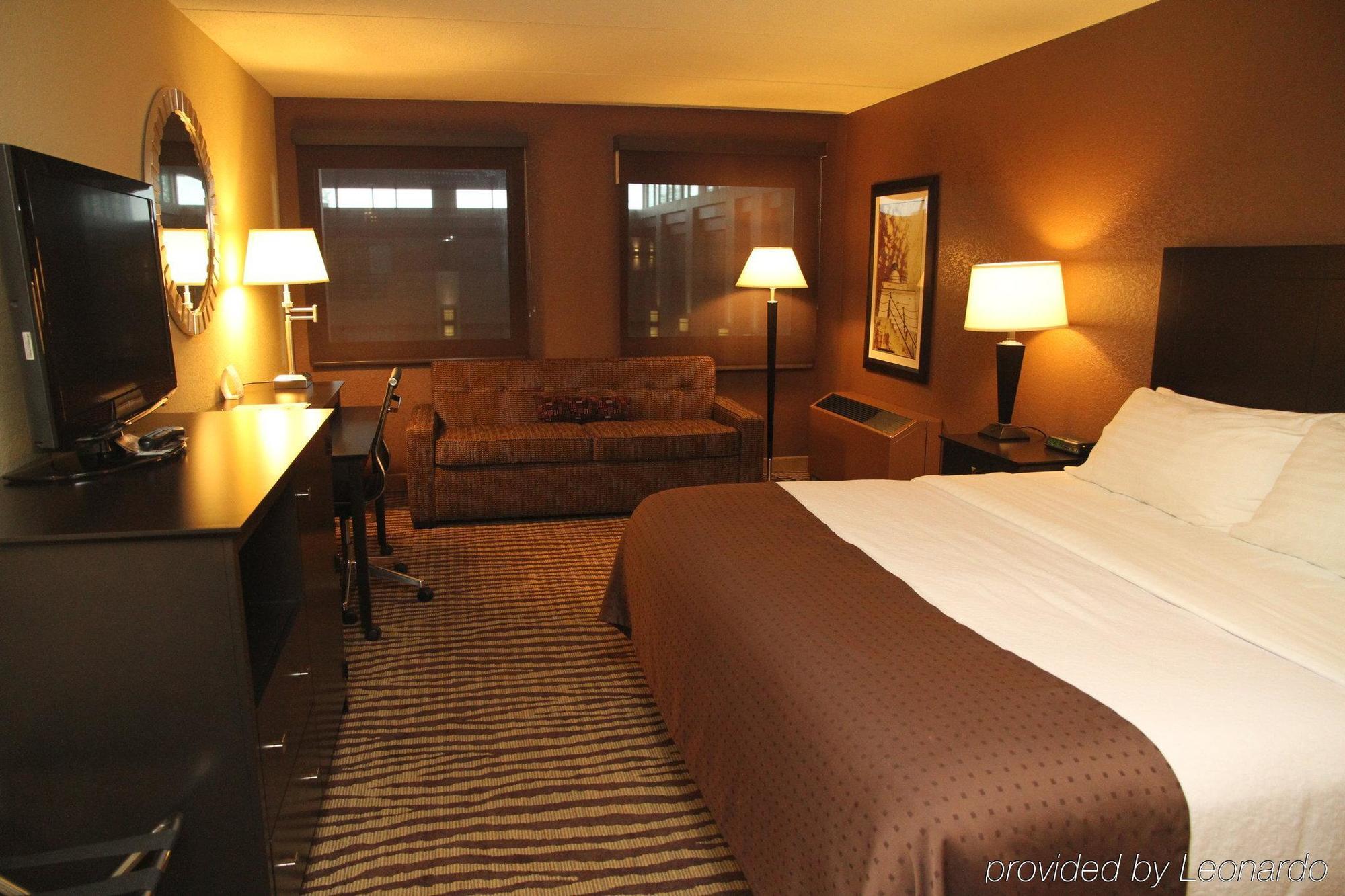 Holiday Inn - Manitowoc Bagian luar foto