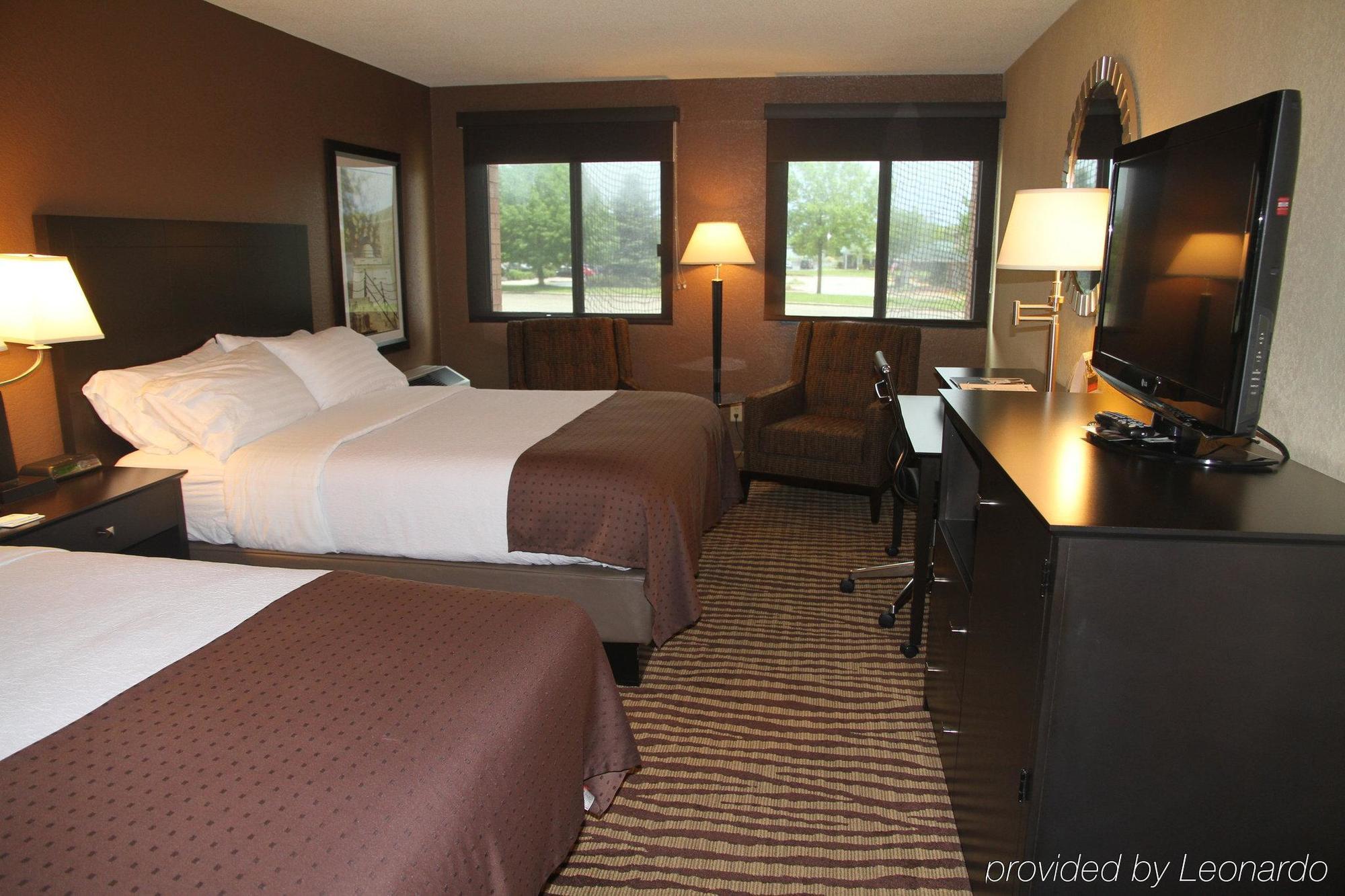 Holiday Inn - Manitowoc Bagian luar foto