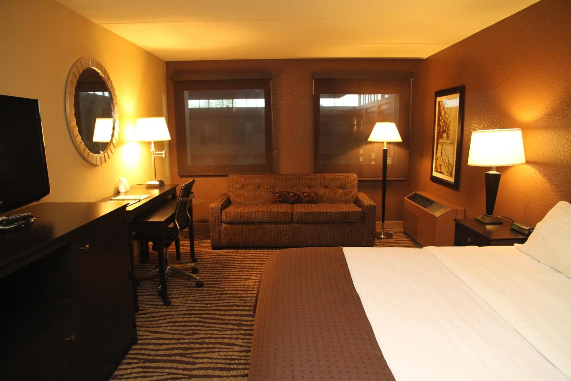 Holiday Inn - Manitowoc Bagian luar foto