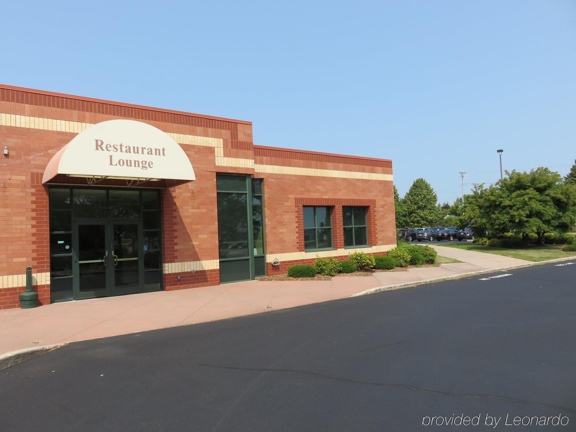 Holiday Inn - Manitowoc Bagian luar foto