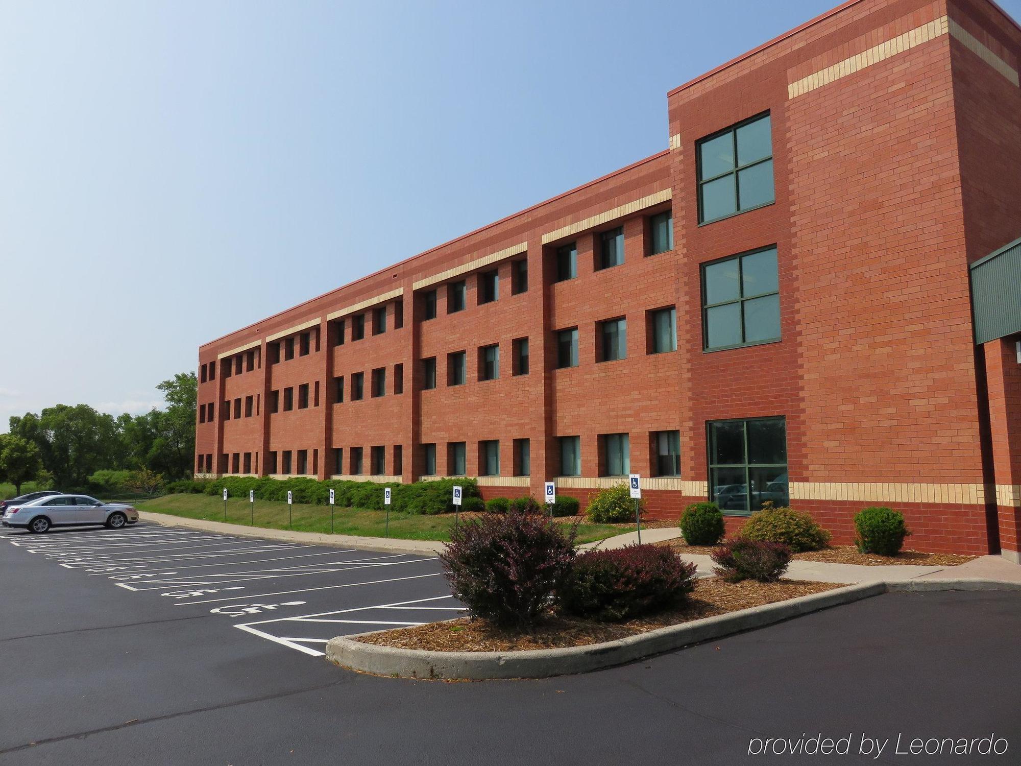 Holiday Inn - Manitowoc Bagian luar foto