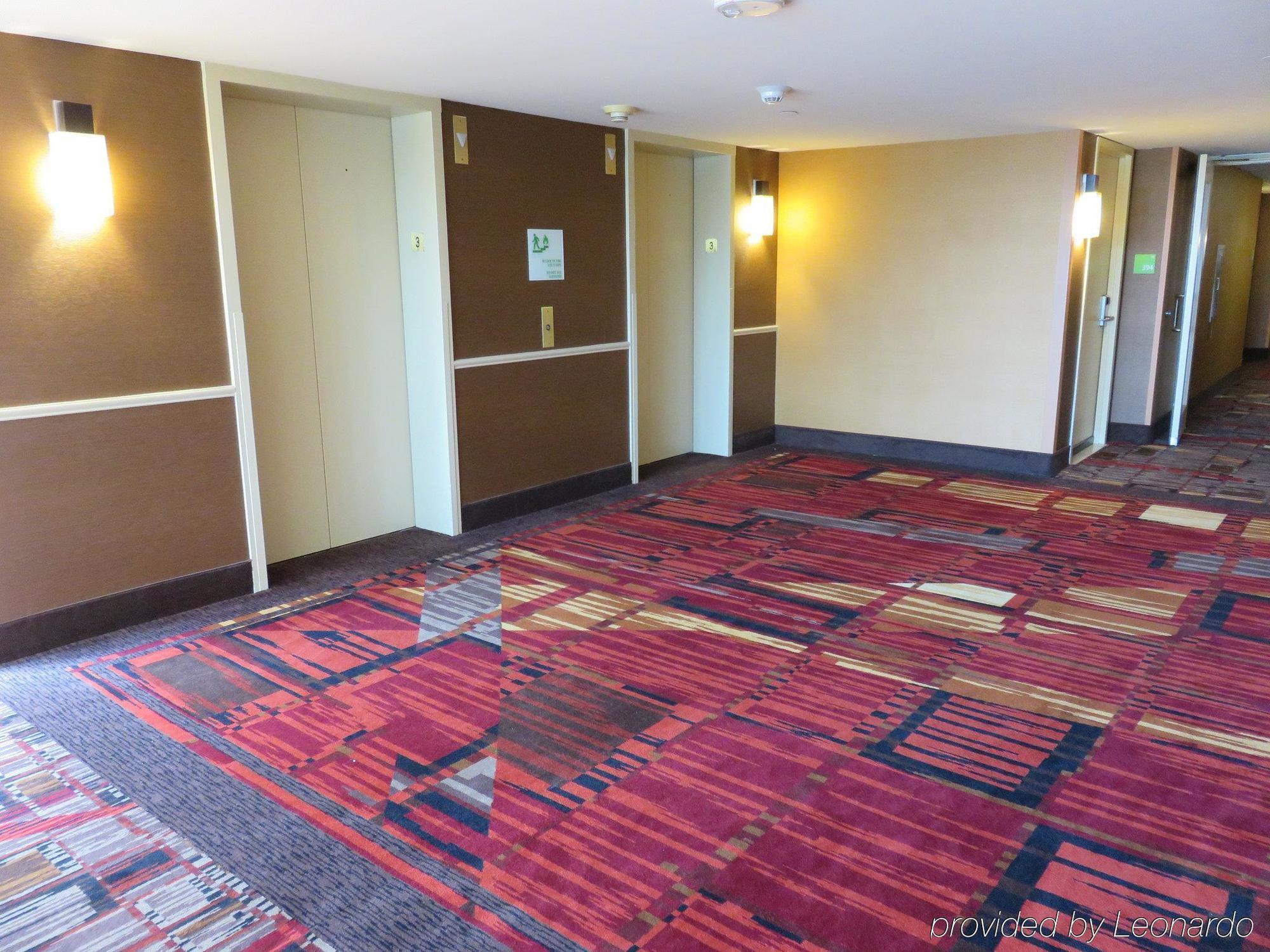 Holiday Inn - Manitowoc Bagian luar foto